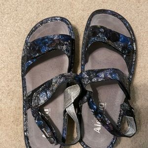 Algeria sandals size 38